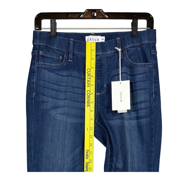 NWT CELLO Denim Mid Rise Rolled Hem Skinny Jeans Optior, Pull On, Size Medium - Picture 4 of 8